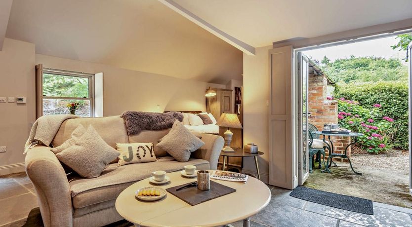 Photo of 1 Bed in Godshill