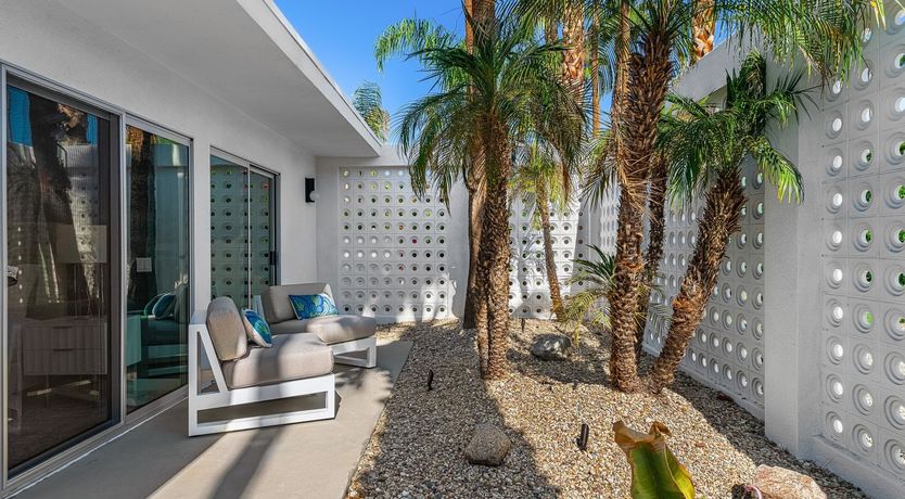 Photo of Palm Springs Spirit