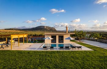 Spilies Sunset Villa