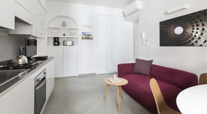 Photo of Roman Pomes