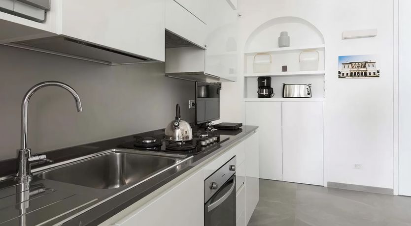 Photo of Roman Pomes