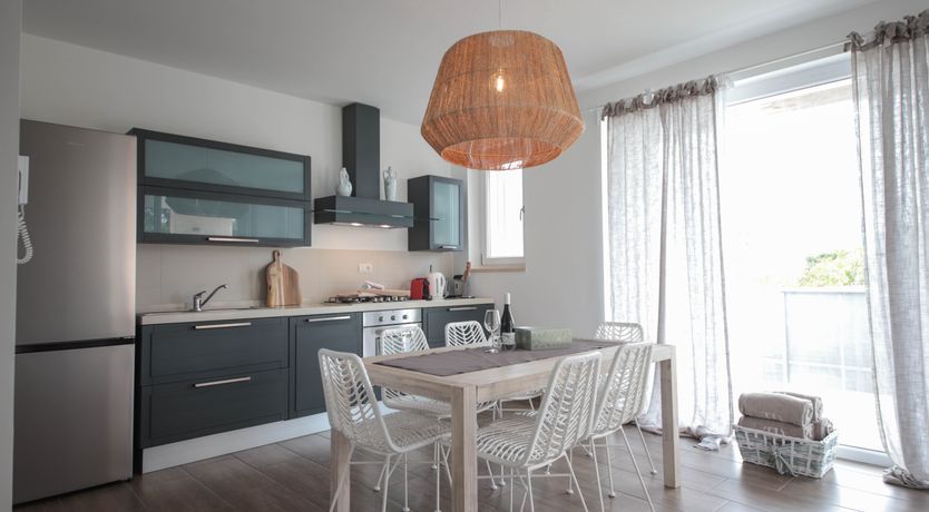 Photo of Olive Whisper