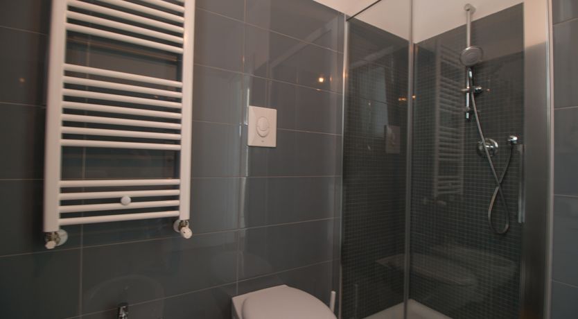 Photo of Olive Whisper