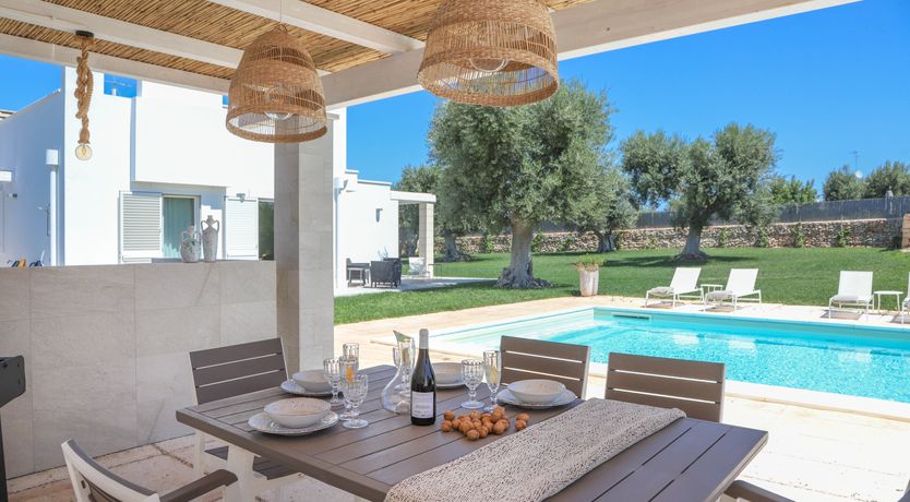 Photo of Olive Whisper