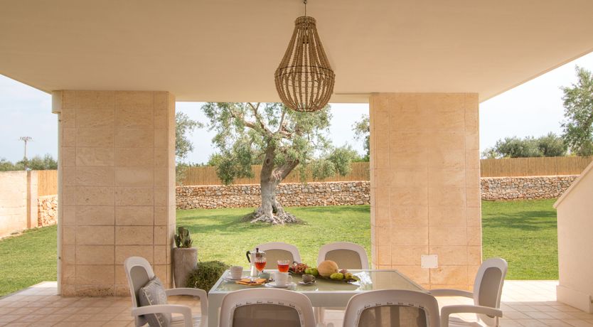 Photo of Olive Whisper