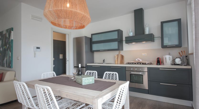 Photo of Olive Whisper