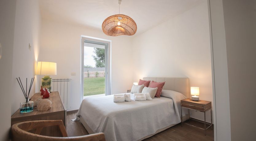 Photo of Olive Whisper