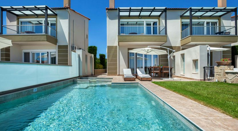 Photo of Luxury in the Hills