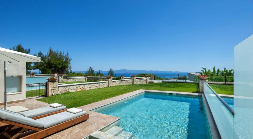 Photo of Luxury in the Hills