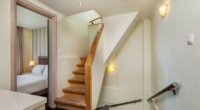 Photo of Luxury in the Hills