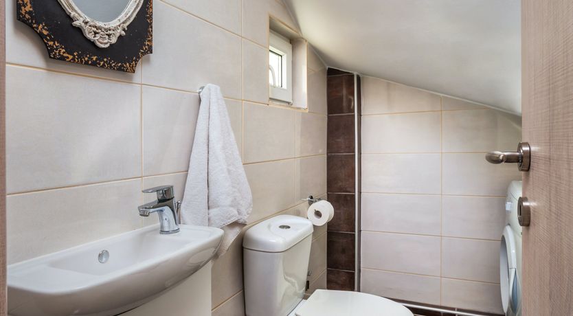 Photo of Luxury in the Hills