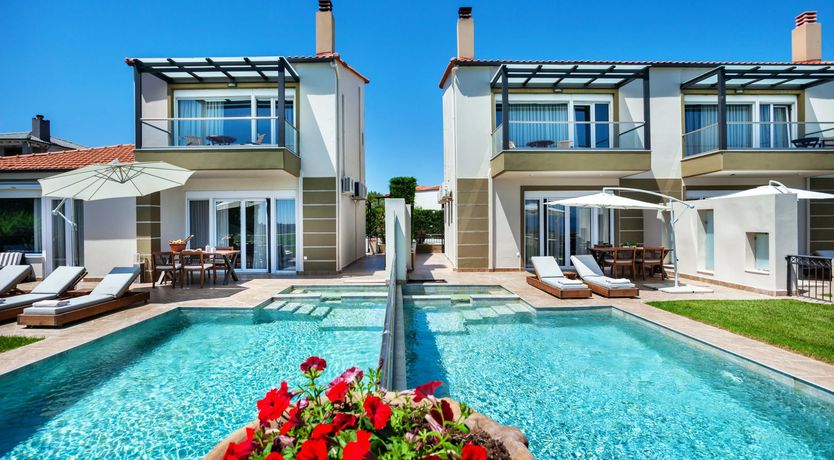 Photo of Luxury in the Hills