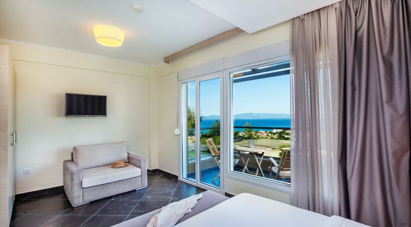 Photo of Luxury in the Hills