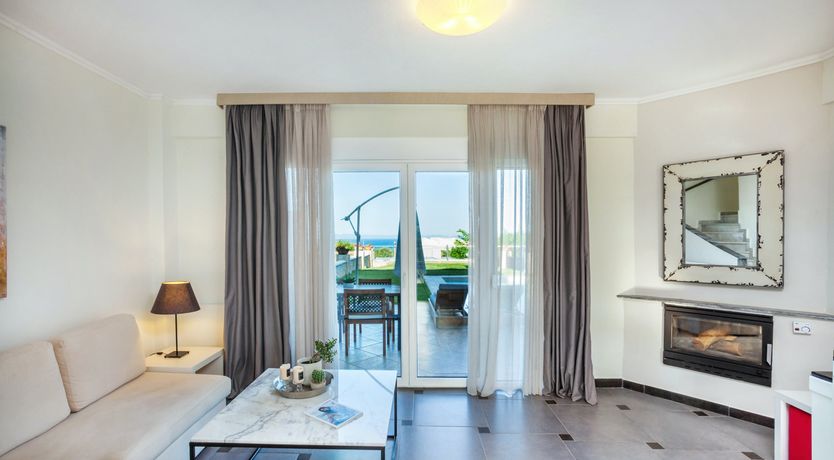 Photo of Luxury in the Hills