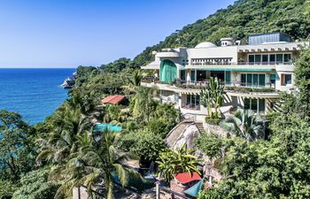 The Waterfall Villa Holiday Home