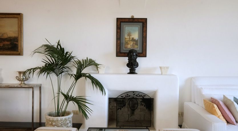 Photo of White Lotus House