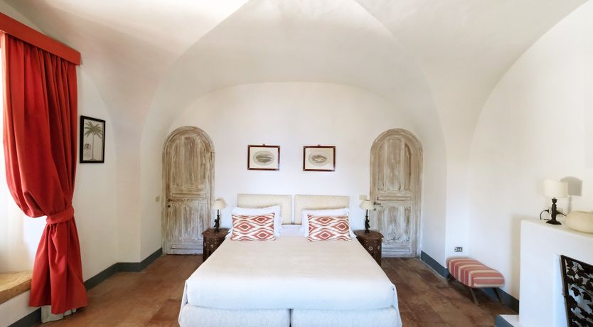 Photo of White Lotus House