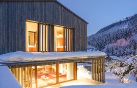 Mountain Mineral Holiday Home