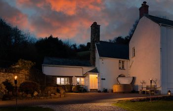 The Old Farmhouse Holiday Cottage