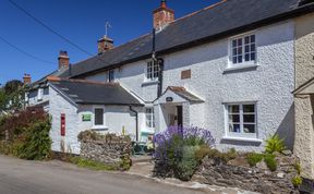 Photo of Syms Cottage, Cutcombe
