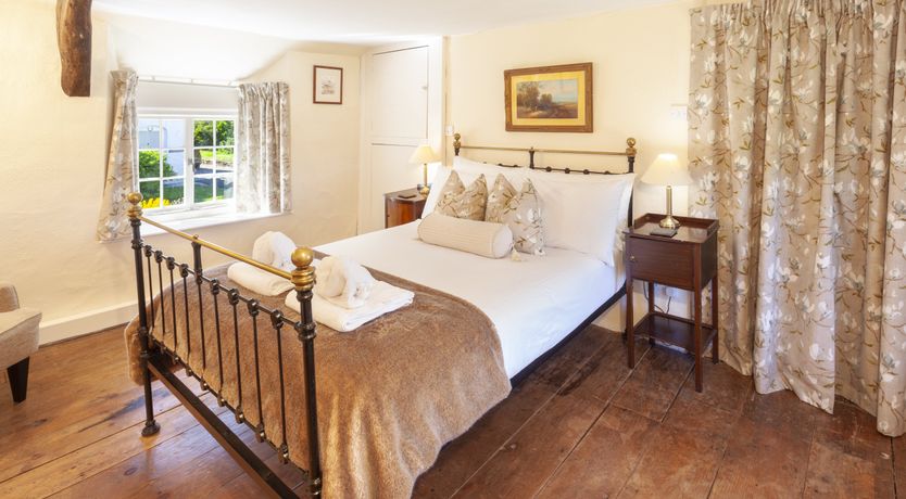 Photo of Syms Cottage, Cutcombe