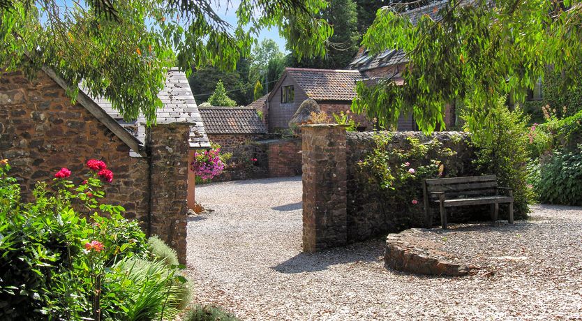 Photo of Cleeve Apartment, Near Dunster