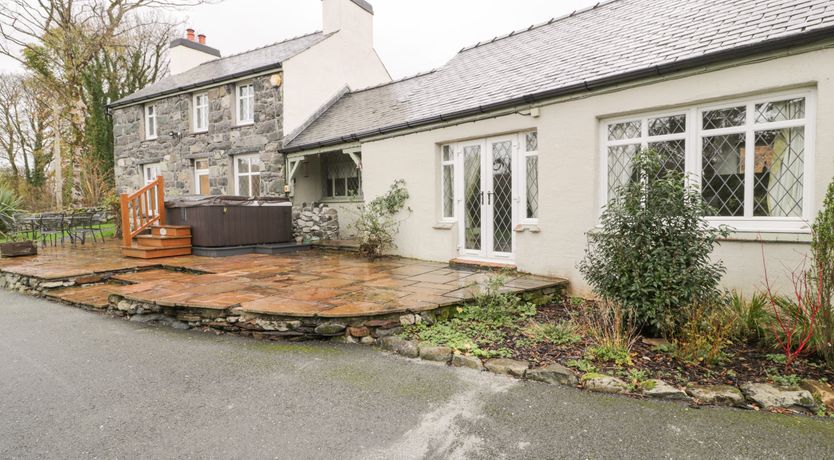 Photo of Lakeside Cottage