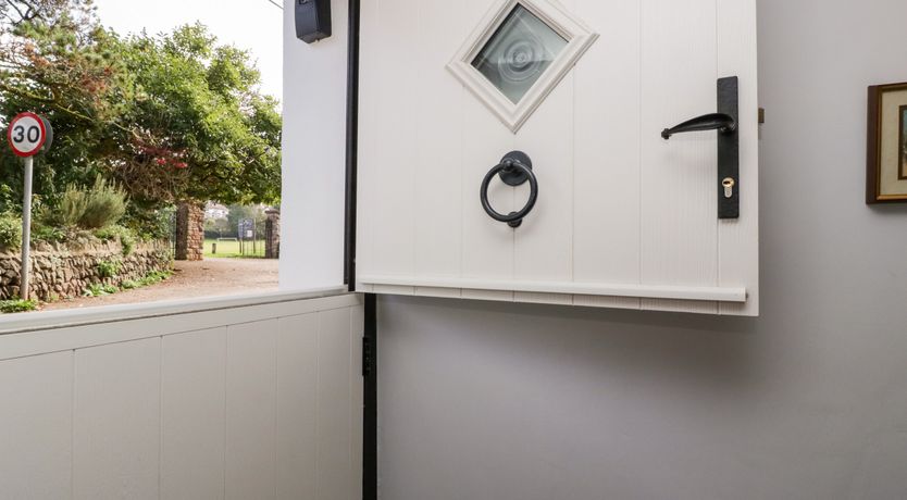 Photo of The Old Thatch