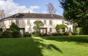 Lakeside View Holiday Cottage