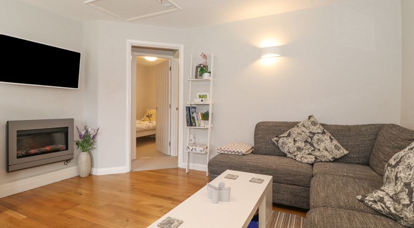 Photo of T'whit T'woo