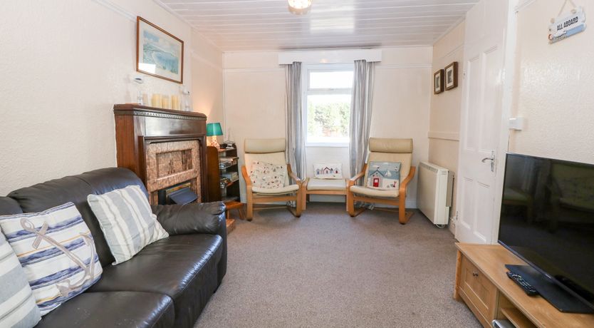 Photo of 2 Bryn Hyfryd