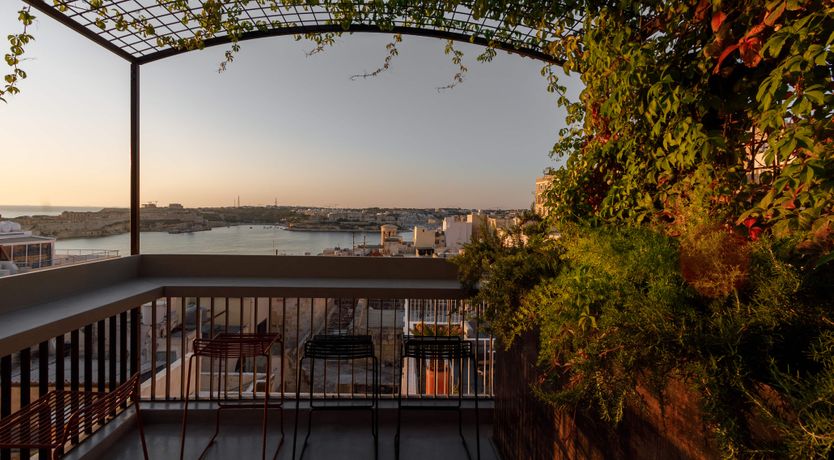 Photo of Neon Knights