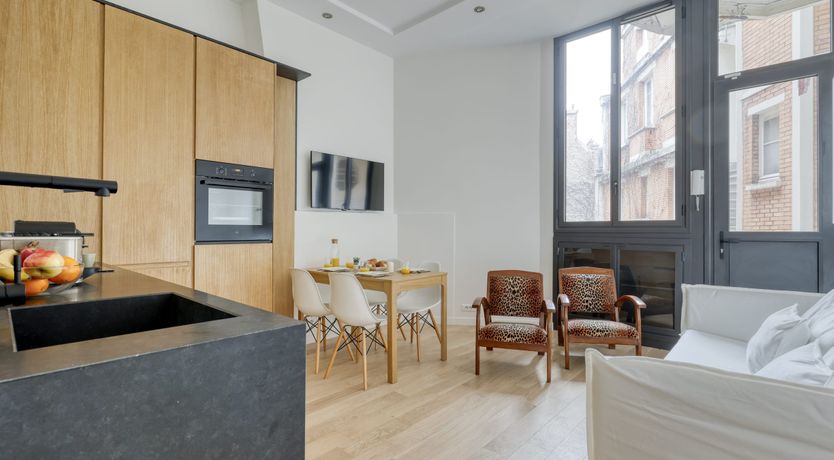 Photo of Parisian Rendezvous