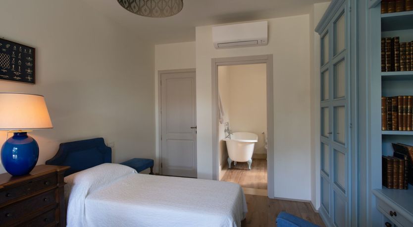 Photo of Tuscan Pine