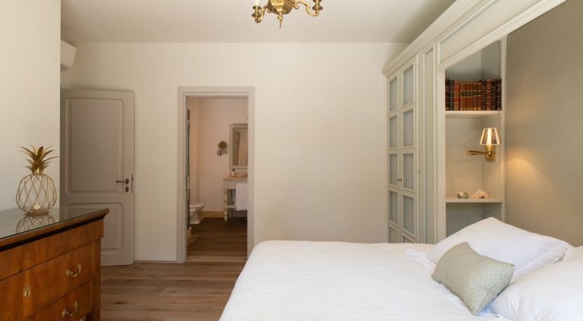 Photo of Tuscan Pine