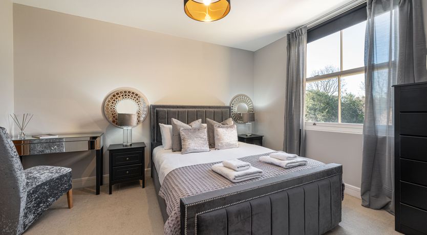 Photo of Putney Star