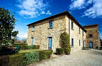 Vineyards & Red Earth Villa