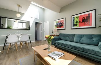 Cathedral Perspective Apartment