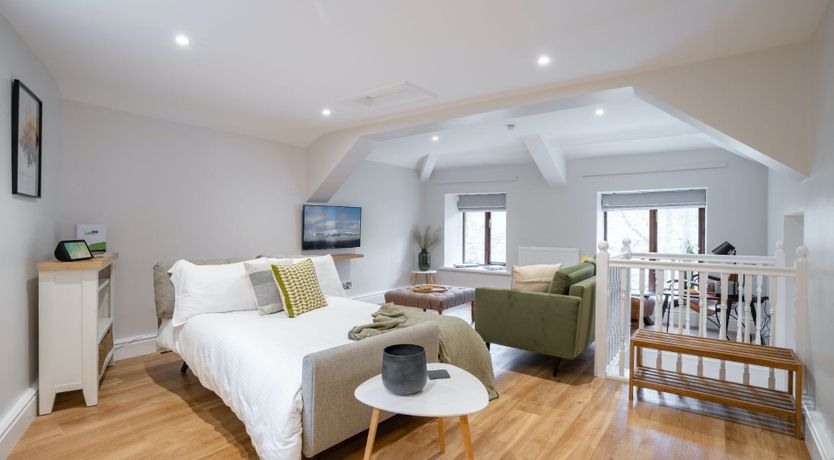 Photo of Kingfisher Blue