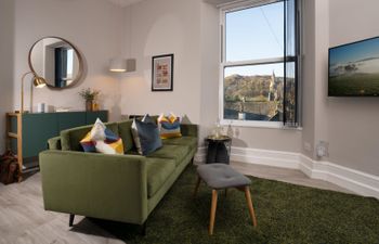 Over Ambleside Apartment