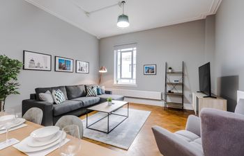 Castle Street Chic Apartment