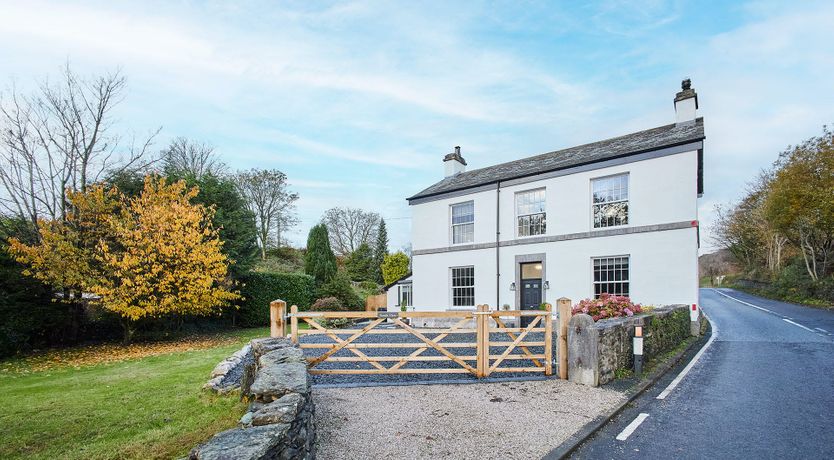 Photo of Lakeside Charm