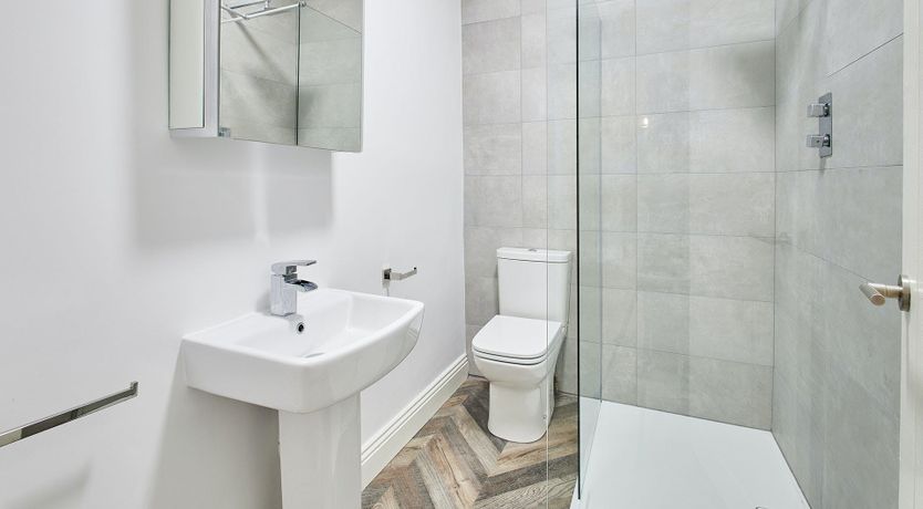 Photo of Lakeside Charm