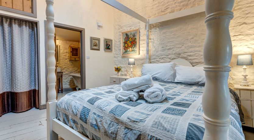 Photo of Honey & Stone