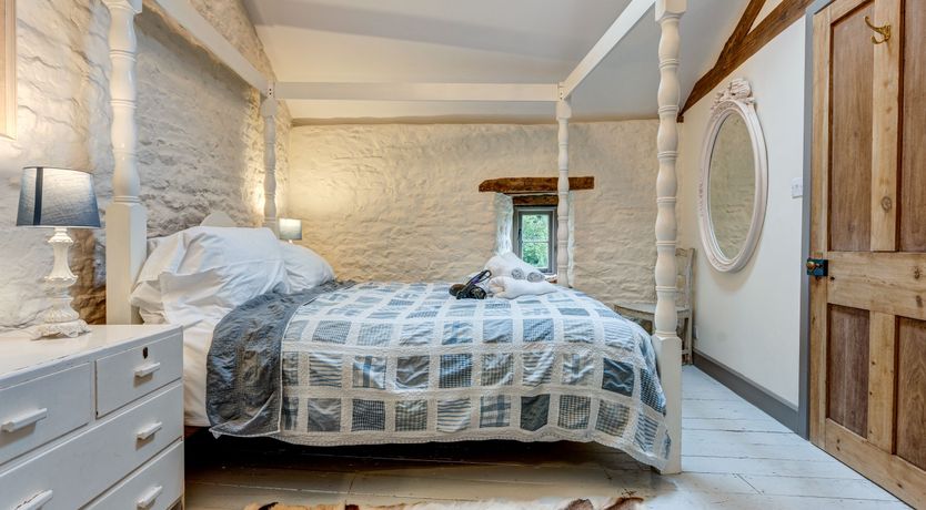 Photo of Honey & Stone