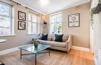 Seven Dials Sparkle Apartment