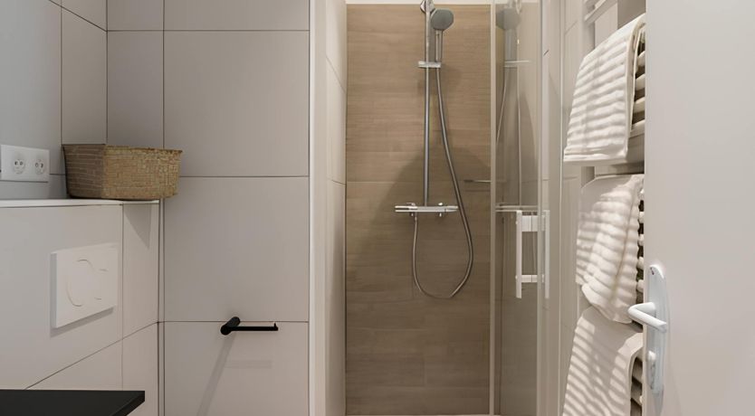 Photo of The Oenophile's Eiffel