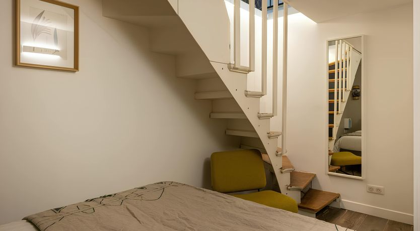 Photo of The Oenophile's Eiffel