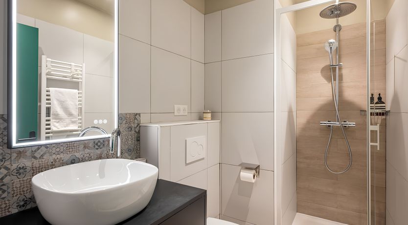 Photo of The Oenophile's Eiffel