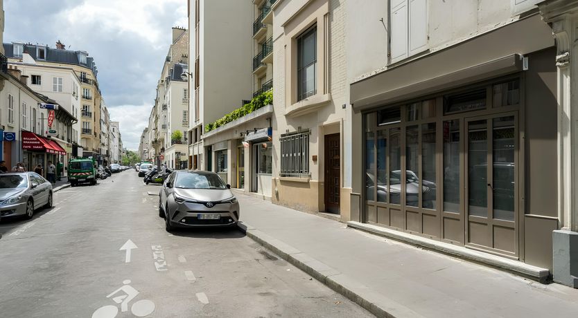 Photo of The Oenophile's Eiffel